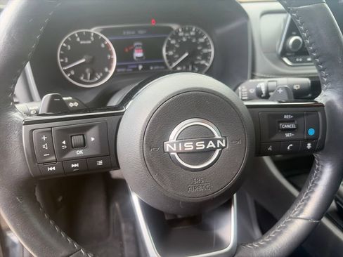 Used 2023 Nissan Rogue SV w/ SV Premium Package FWD image 18