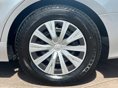 Certified 2022 Toyota Camry LE FWD image 32
