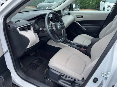 Used 2025 Toyota Corolla Cross L FWD image 16