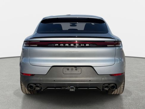 Used 2024 Porsche Cayenne Coupe image 4