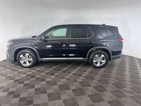 Used 2025 Honda Pilot EX-L image 9