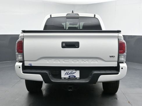 Used 2022 Toyota Tacoma TRD Off-Road w/ Technology Package image 8