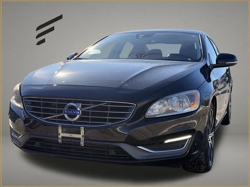 Used 2016 Volvo S60 T5 image 1