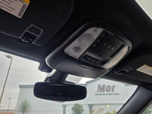 Used 2023 Dodge Durango GT image 38