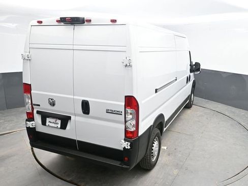 Used 2024 RAM ProMaster 2500 w/ Convenience Group image 28