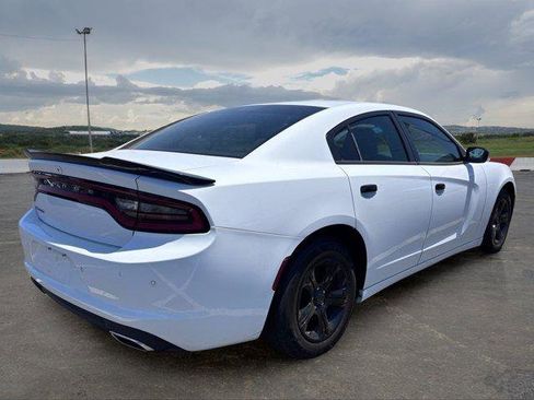 Used 2022 Dodge Charger SXT RWD image 3