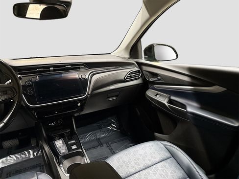 Used 2023 Chevrolet Bolt EUV LT w/ Convenience Package image 23