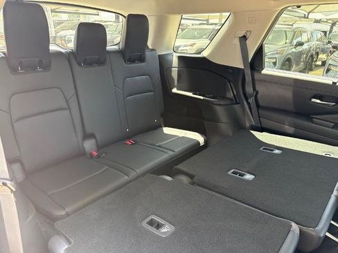Certified 2025 Nissan Pathfinder Platinum w/ Cargo Package FWD image 23