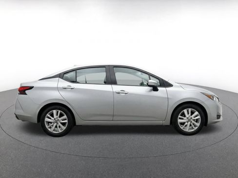 Used 2025 Nissan Versa SV FWD image 10