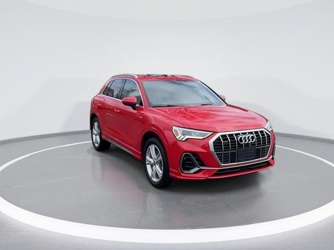 Used 2022 Audi Q3 2.0T Premium Plus AWD/4WD image 2