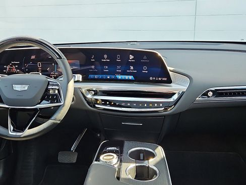 Certified 2024 Cadillac Lyriq Sport image 7