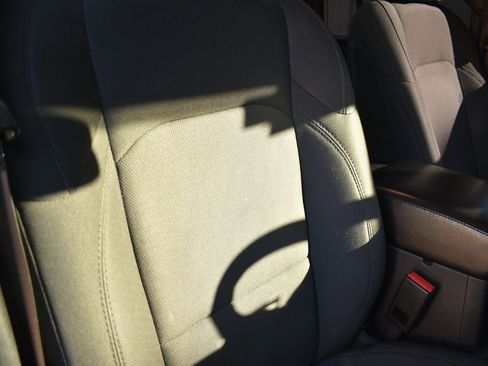 Used 2022 Jeep Gladiator Willys image 24