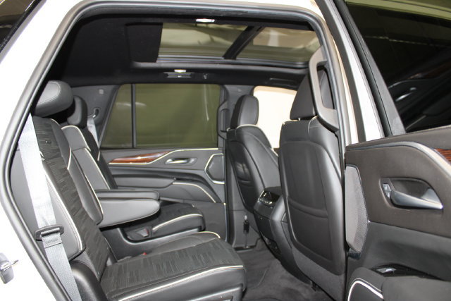Used 2023 Cadillac Escalade Premium Luxury w/ Performance Package AWD/4WD image 13