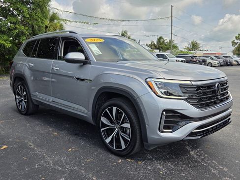 Used 2025 Volkswagen Atlas SEL Premium R-Line AWD/4WD image 7