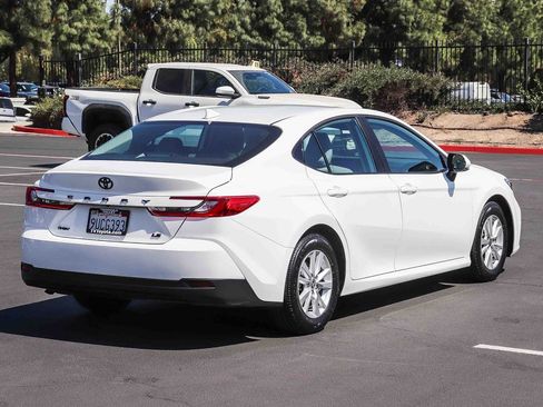 Certified 2025 Toyota Camry LE FWD image 7