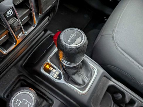 Certified 2023 Jeep Gladiator Sport image 26