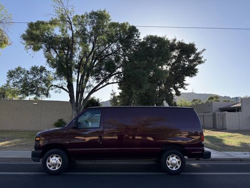 Used 2011 Ford E-150 and Econoline 150 w/ Commercial Cargo Van Pkg RWD image 2