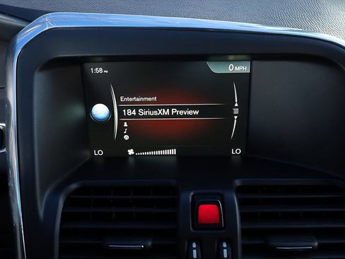 Used 2016 Volvo XC60 T5 Premier w/ Proximity Package FWD image 26