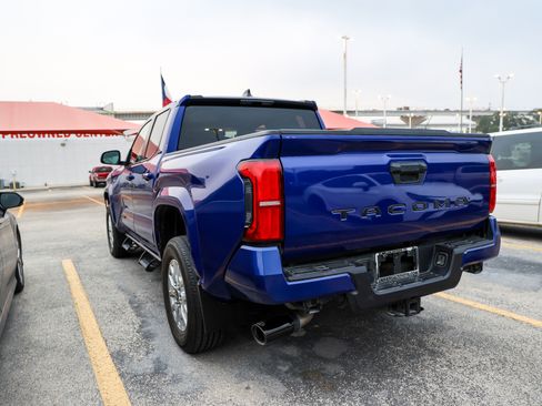 Used 2024 Toyota Tacoma SR5 RWD image 11