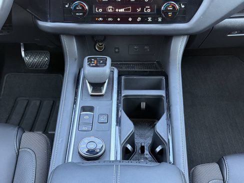 Certified 2025 Nissan Pathfinder SL AWD/4WD image 4