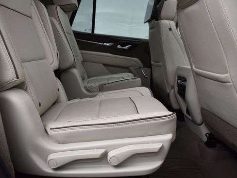 Used 2021 GMC Yukon Denali w/ LPO, Illumination Package image 21