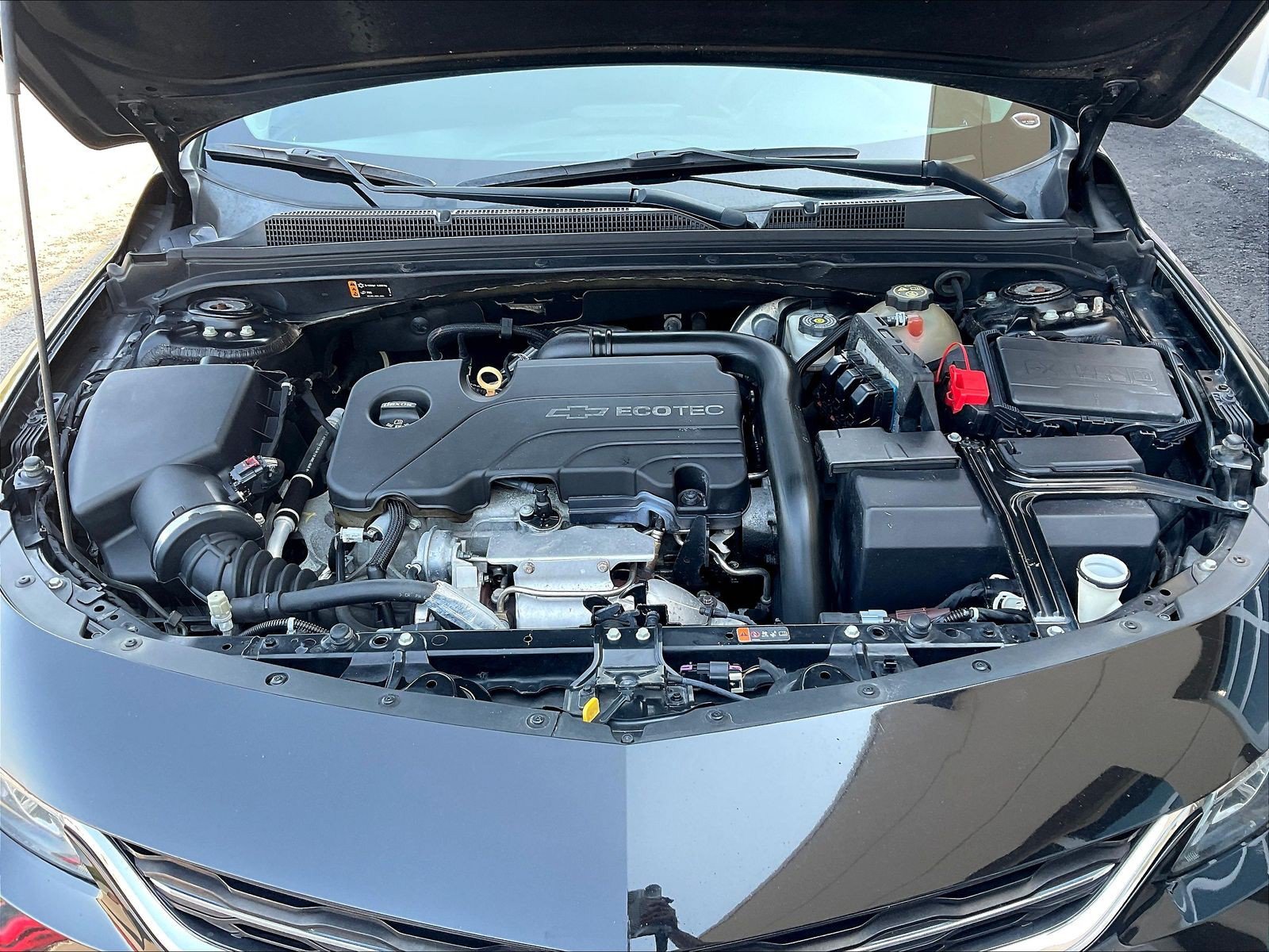 Used 2017 Chevrolet Malibu LT FWD image 29
