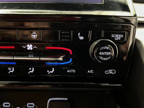 Used 2025 Jeep Grand Cherokee Altitude AWD/4WD image 57