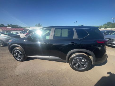 Used 2025 Nissan Rogue SV image 16