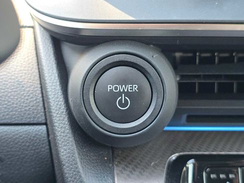 Used 2025 Toyota Prius XLE FWD image 32