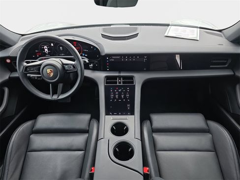 Used 2023 Porsche Taycan image 10