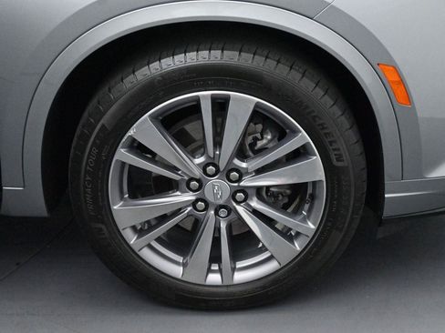 Certified 2024 Cadillac XT6 Premium Luxury w/ LPO, Floor Liner Package AWD/4WD image 38