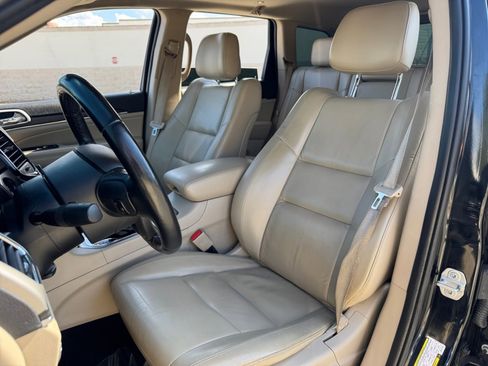 Used 2022 Jeep Grand Cherokee Limited image 18