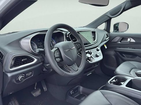 New 2026 Chrysler Pacifica Select w/ S Appearance Package AWD/4WD image 27