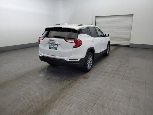 Used 2024 GMC Terrain SLT FWD image 9