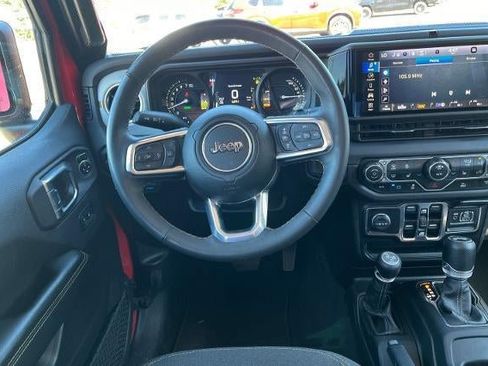 Used 2024 Jeep Wrangler Unlimited Sahara AWD/4WD image 20