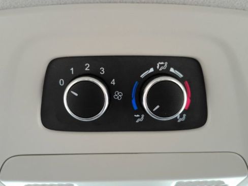 Used 2023 Ford Transit 350 XLT image 40