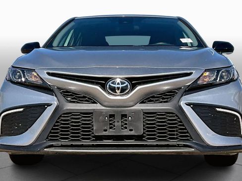 Used 2022 Toyota Camry SE image 4