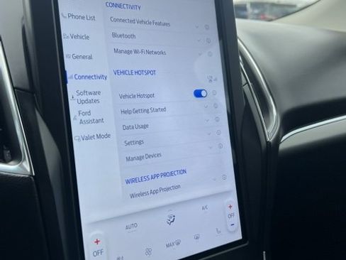 Used 2024 Ford Edge Titanium image 47