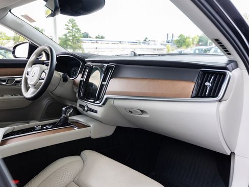 Used 2017 Volvo S90 T6 Inscription w/ Vision Package image 22