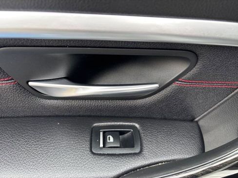 Used 2018 BMW 330i xDrive Sedan w/ Convenience Package image 21