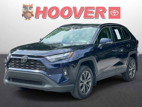 Used 2025 Toyota RAV4 XLE Premium w/ Weather Package AWD/4WD image 6