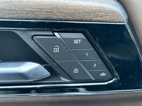 Certified 2025 GMC Yukon Denali Ultimate w/ LPO, Floor Liner Package image 15