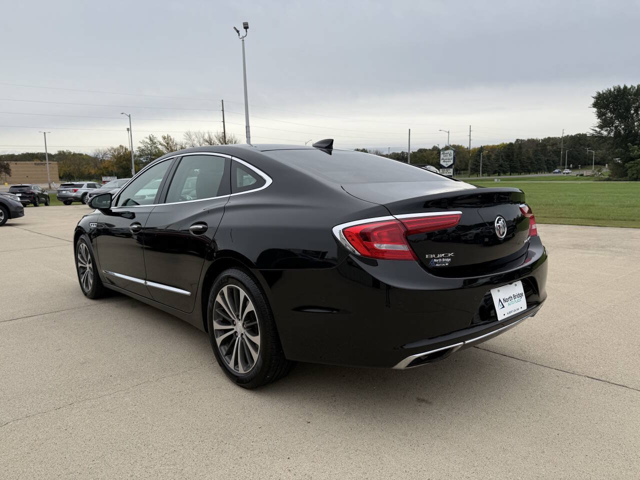 Used 2018 Buick LaCrosse Premium w/ Driver Confidence Package #2 AWD/4WD image 3
