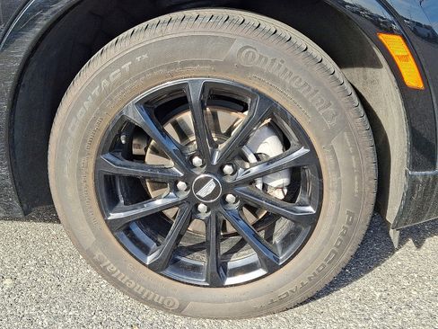 Certified 2024 Cadillac XT4 Sport image 8