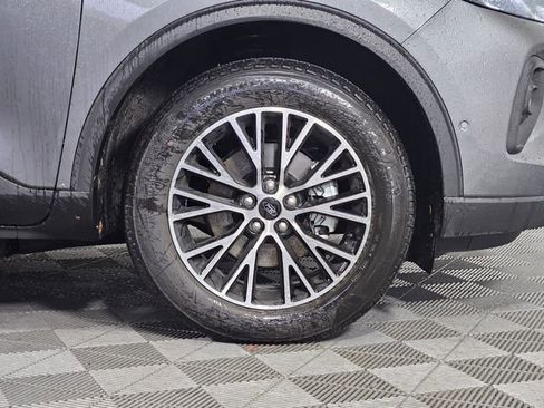 Used 2024 Ford Escape SE w/ PHEV Premium Package image 9