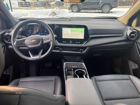 Used 2025 Chevrolet Equinox LT w/ Convenience Package II image 24