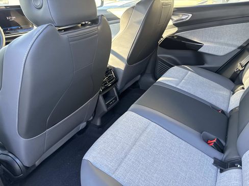 New 2026 Volkswagen ID.4 Pro image 9