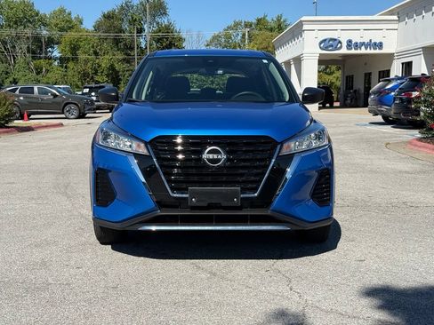 Used 2025 Nissan Kicks Play S FWD image 2