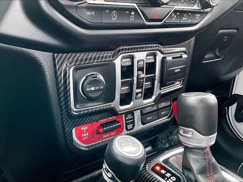 Used 2020 Jeep Gladiator Rubicon AWD/4WD image 17