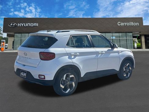 New 2026 Hyundai Venue SEL FWD image 6